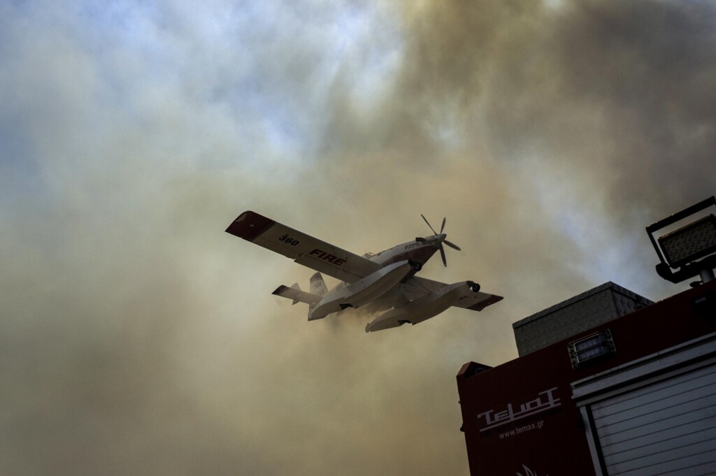 incendi volos grecia