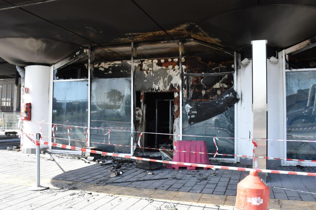 incendio aeroporto catania