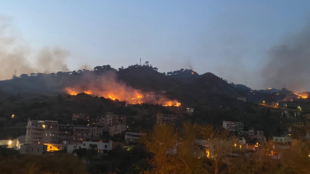 incendio reggio calabria