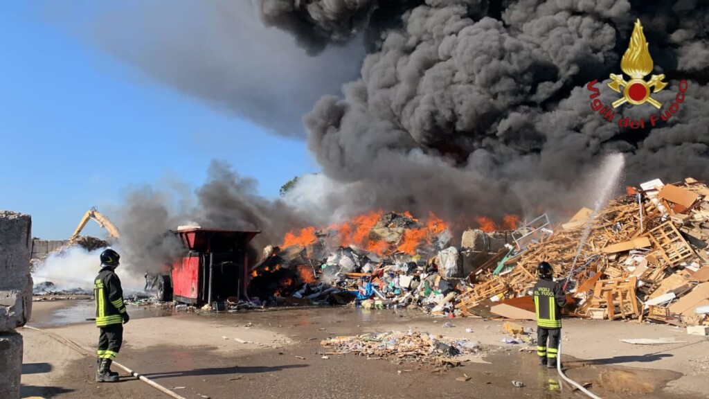 incendio roma ciampino oggi