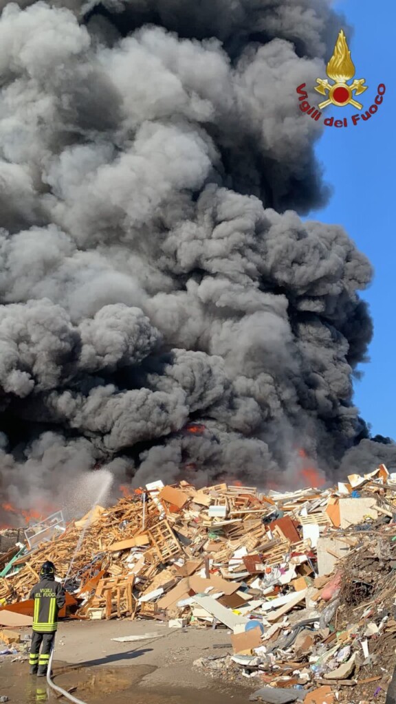 incendio roma ciampino oggi