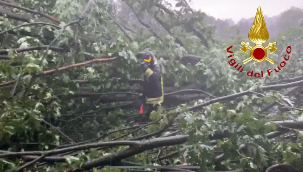 maltempo como Anzano del Parco Alserio