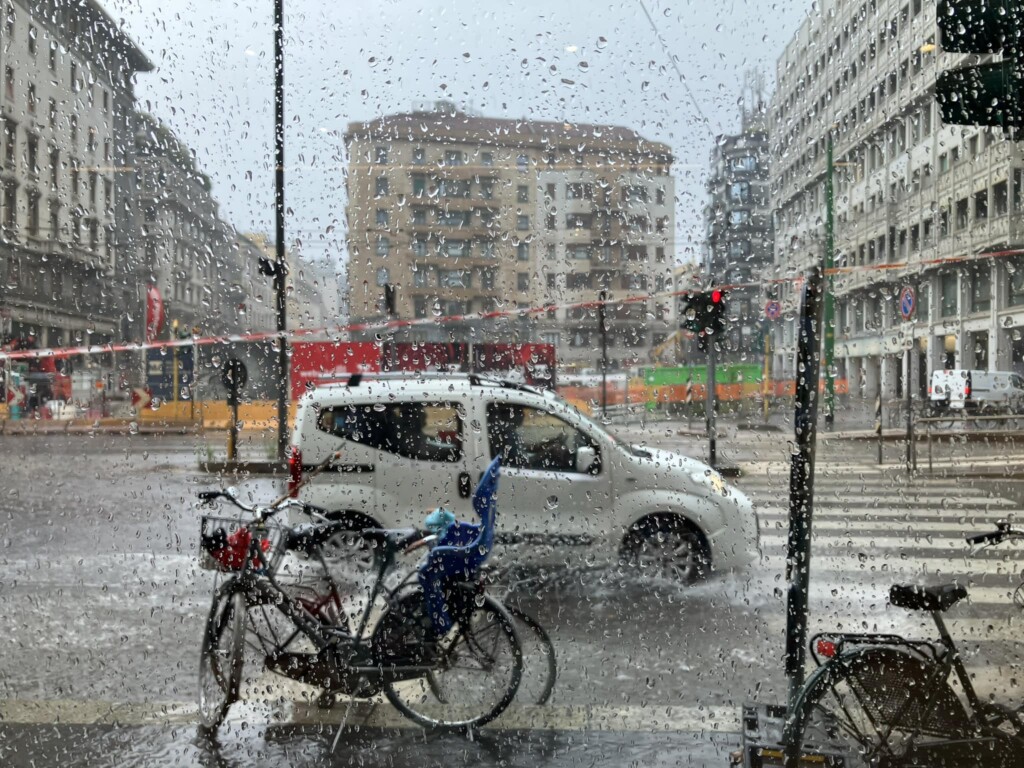 maltempo milano lombardia oggi