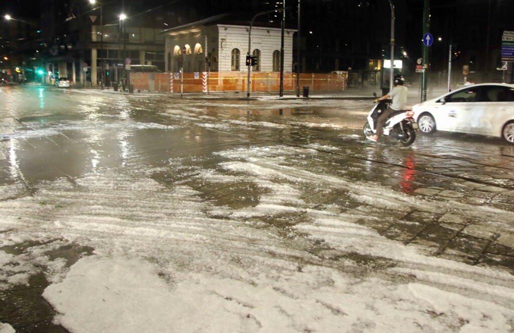 maltempo nubifragio grandinata milano