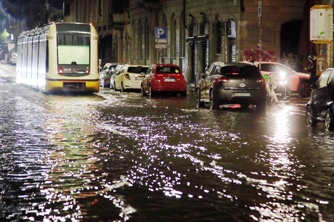 maltempo nubifragio grandinata milano