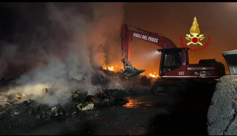 roma incendio ciampino