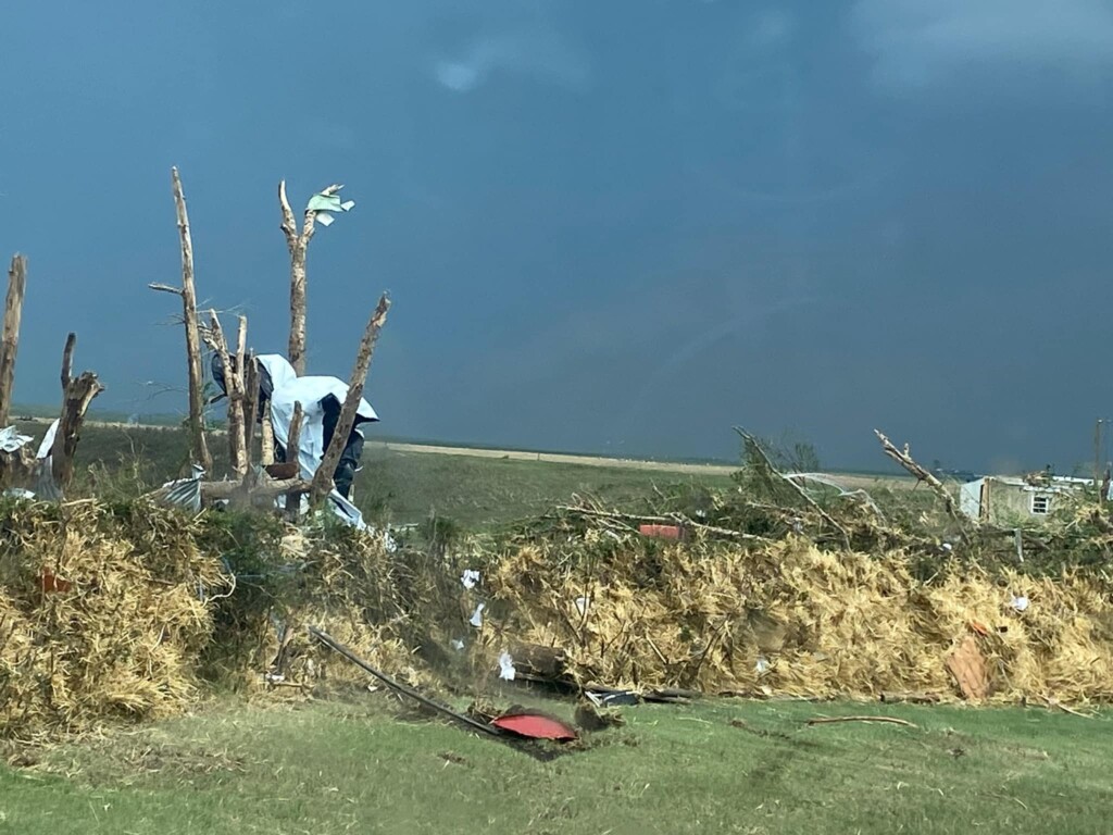 tornado alberta canada