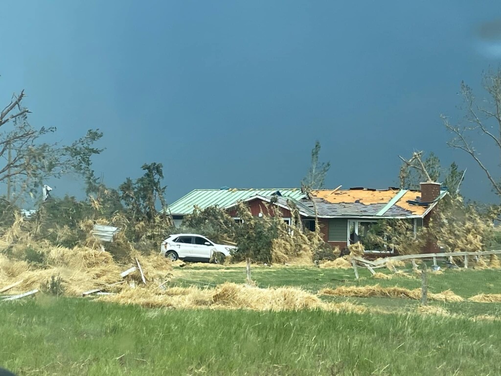 tornado alberta canada