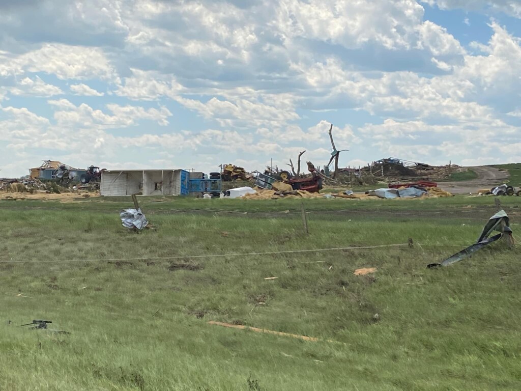 tornado alberta canada