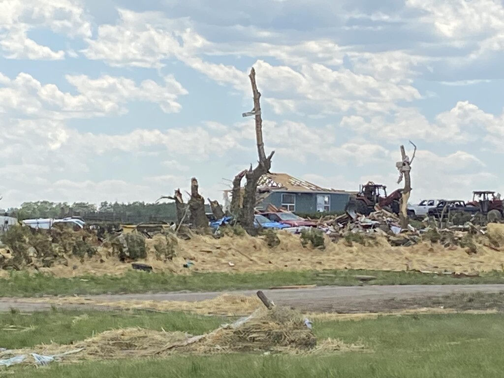 tornado alberta canada