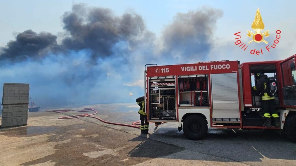 incendio nel Crotonese