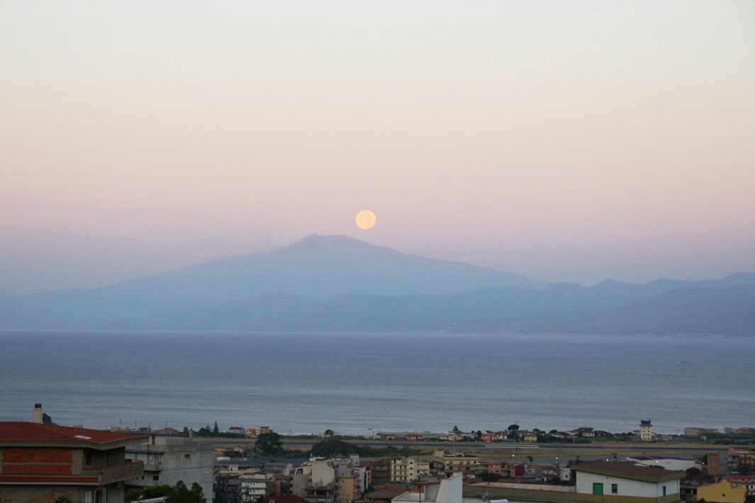 Superluna dello Storione etna 2 agosto 2023