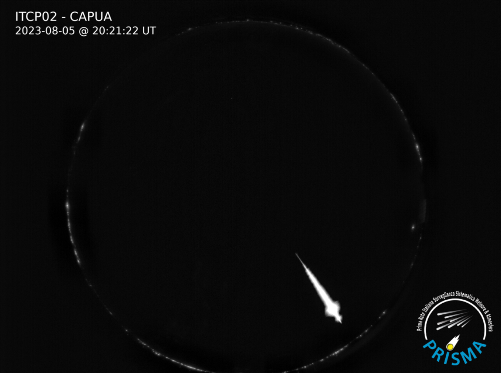 bolide meteora centro sud caccia frammenti