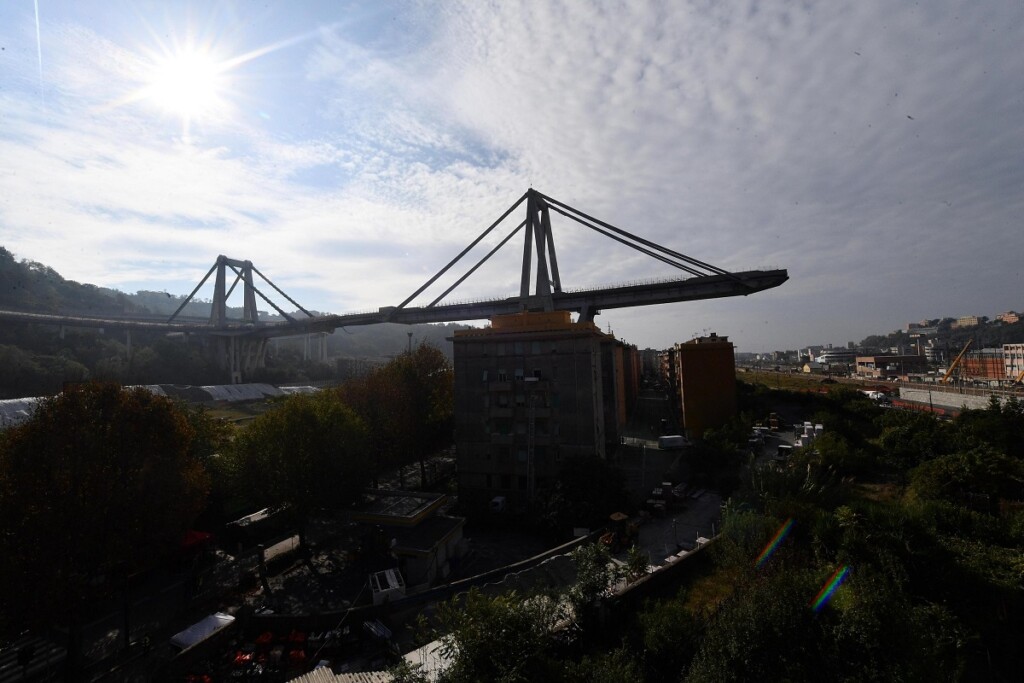 crollo ponte morandi 14 agosto 2018