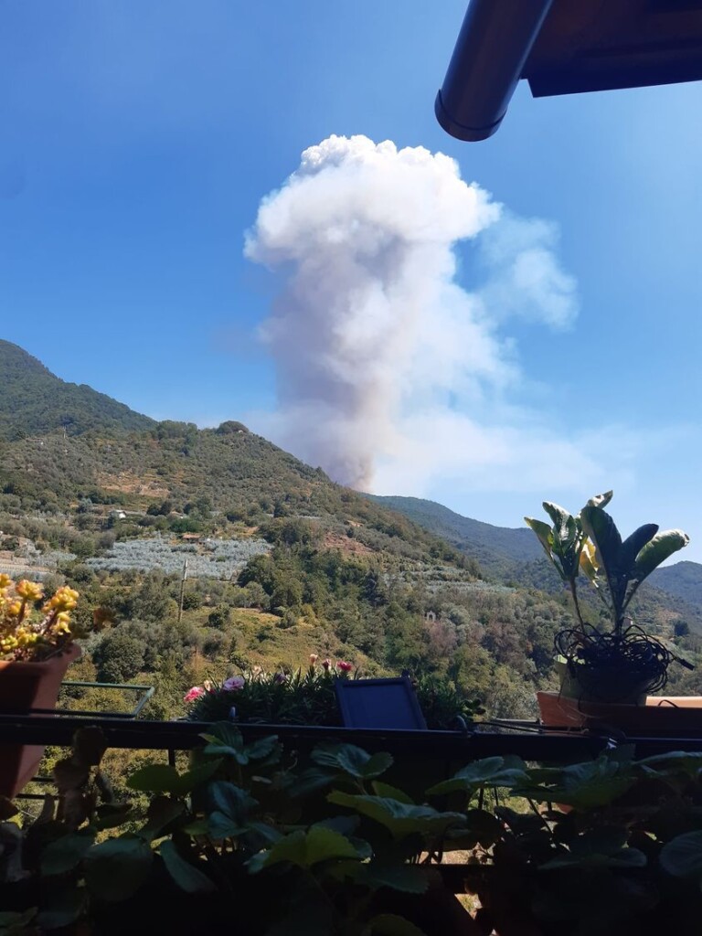 incendio badalucco liguria