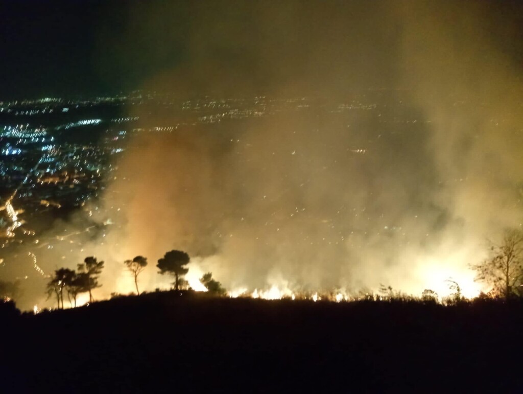 incendio maddaloni campania