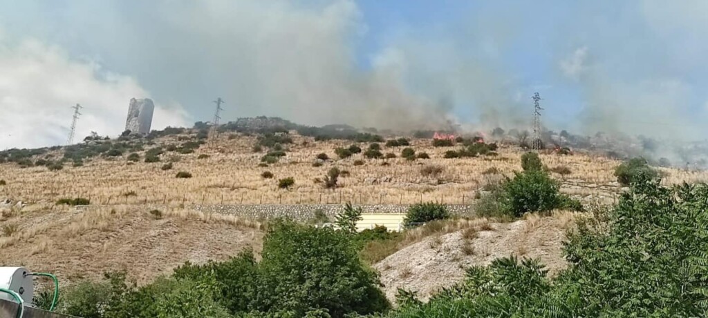 incendio maddaloni campania