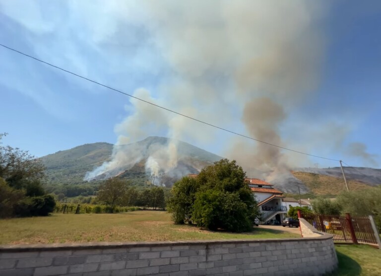 incendio monte d'oro