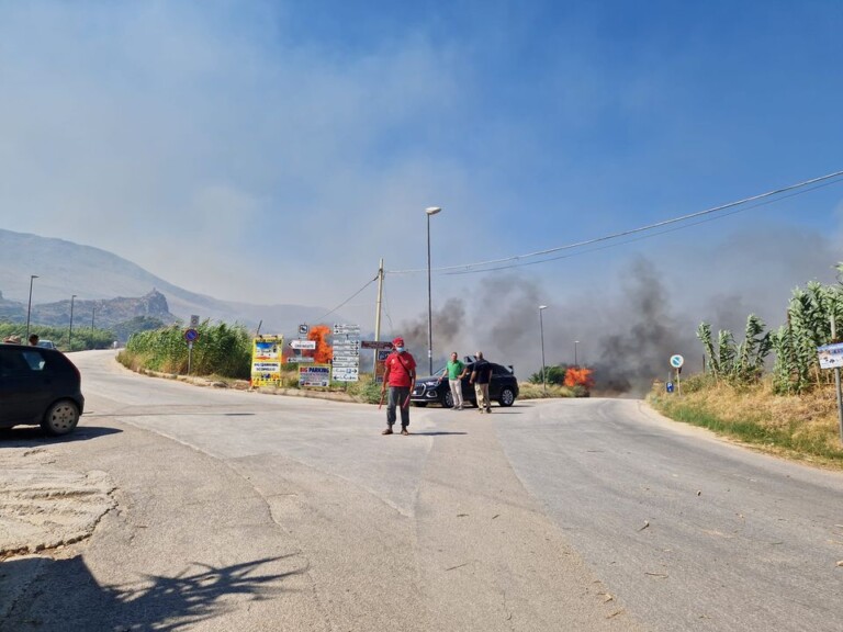 incendio scopello sicilia