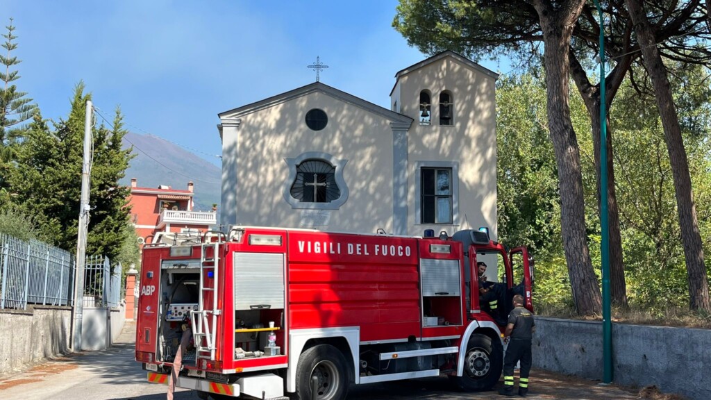 incendio torre del greco