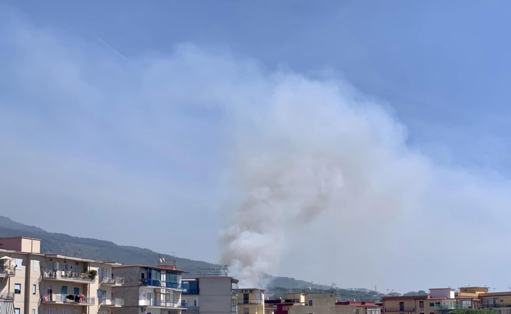 incendio torre del greco