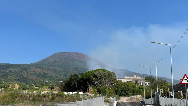 incendio torre del greco