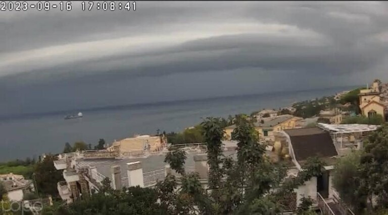 shelf cloud genova