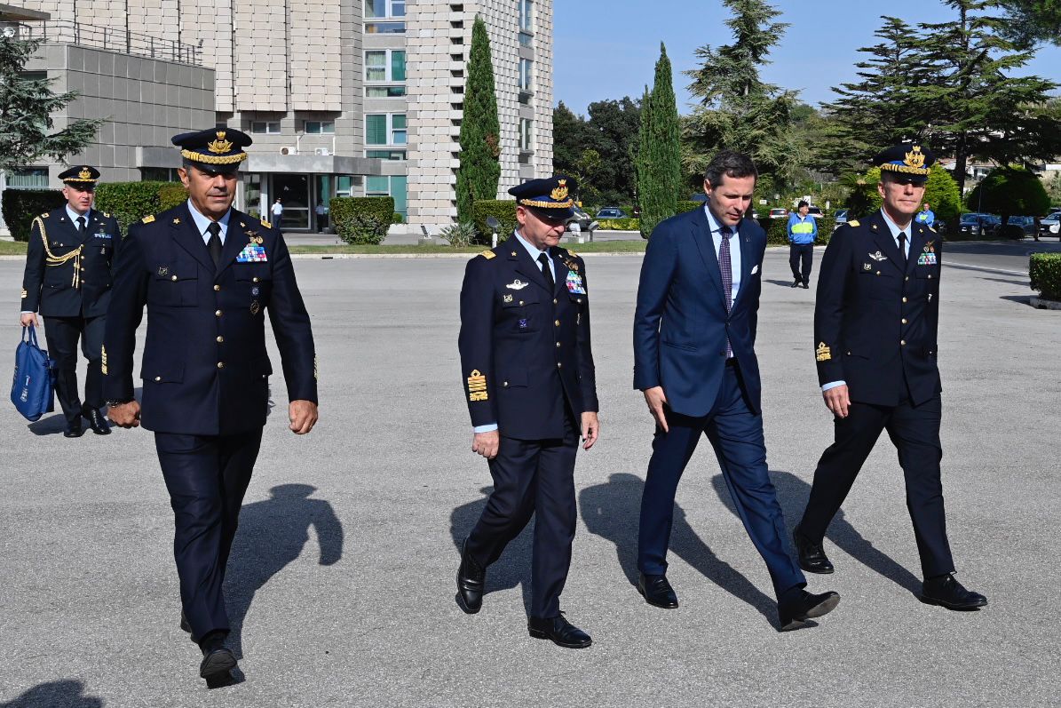 Pozzuoli inaugurato l anno accademico 2023 2024 degli Istituti di