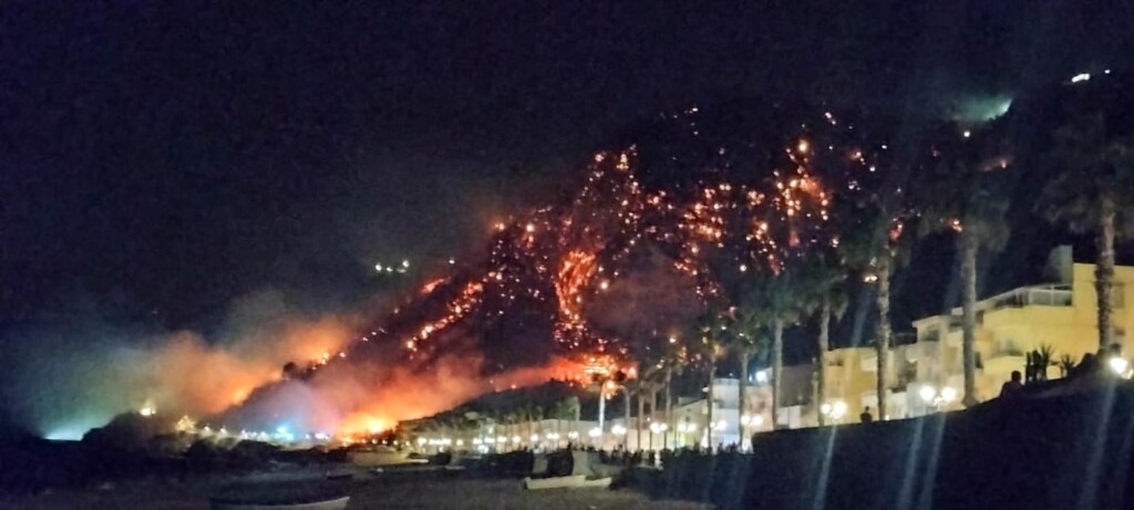 incendio bagnara calabra