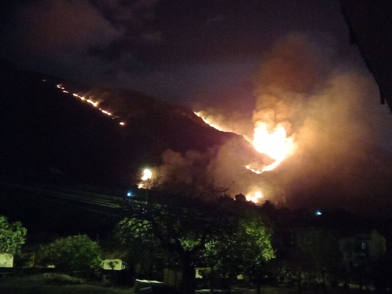 incendio ventimiglia di sicilia