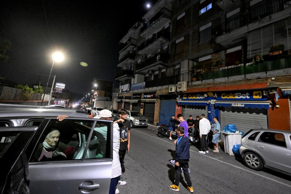 terremoto napoli pozzuoli campi flegrei