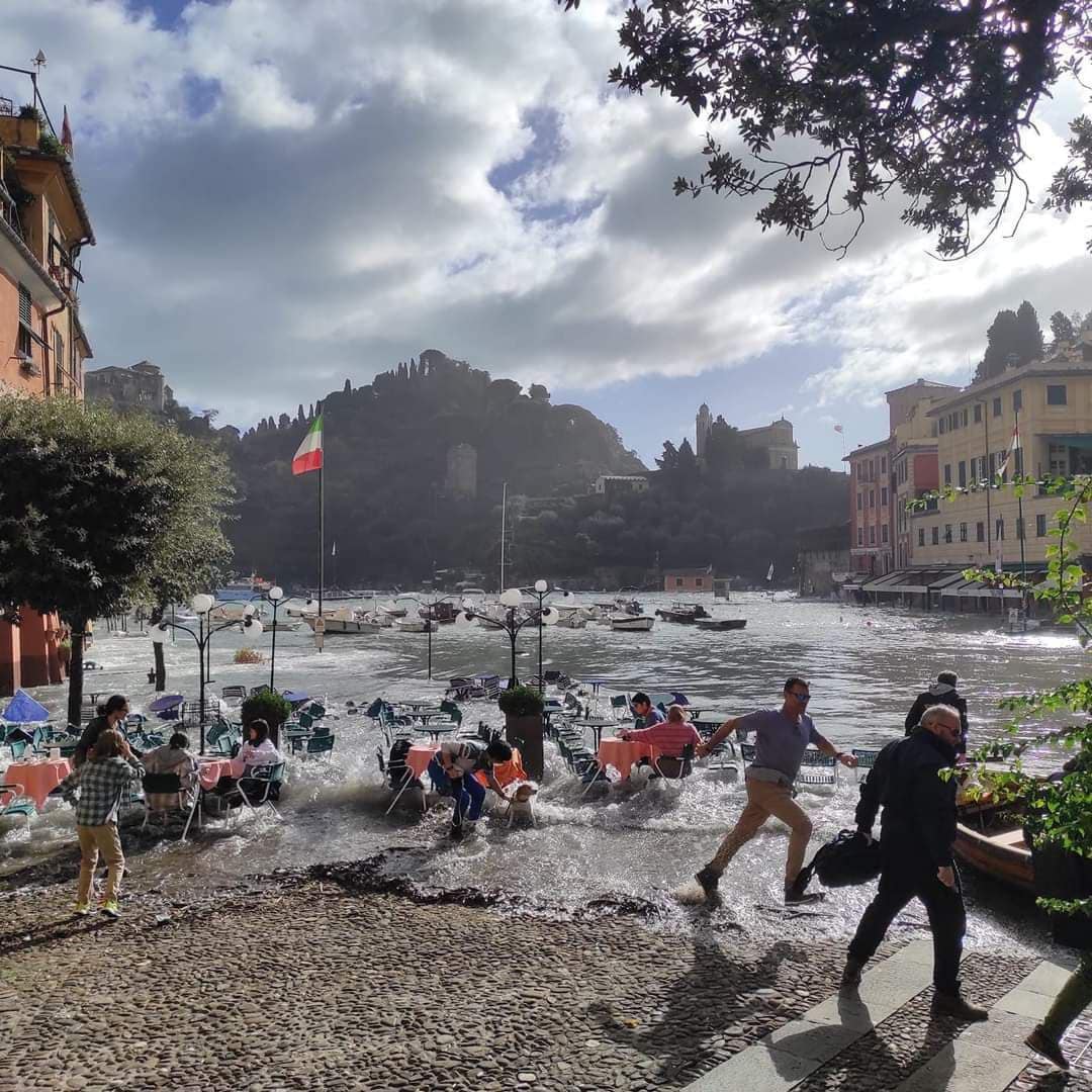 mareggiata portofino liguria