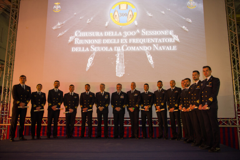 consegna diplomi scuola comando navale marina militare