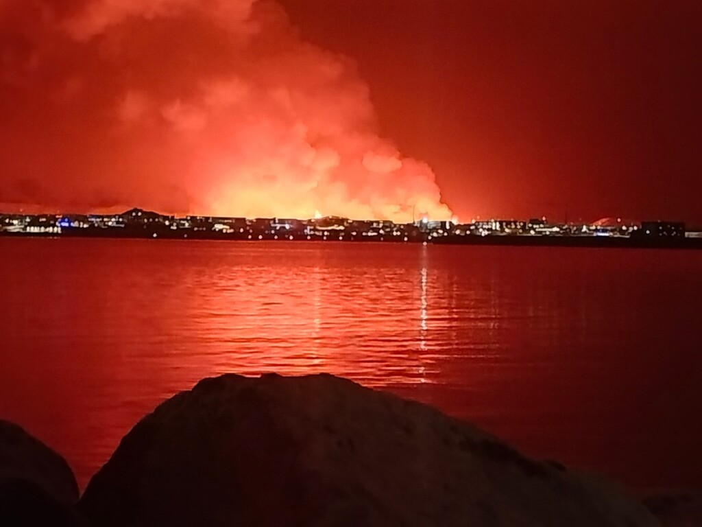 eruzione islanda oggi