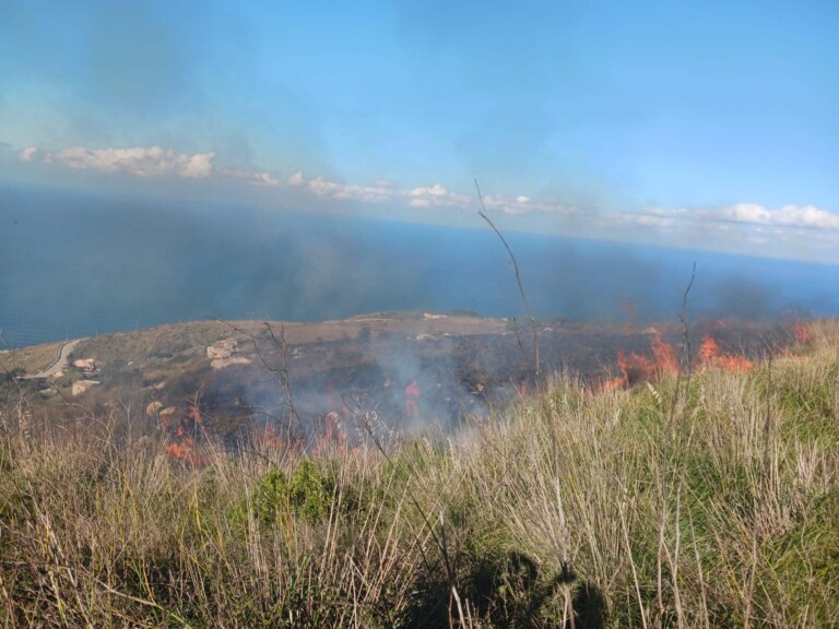 incendio fontanarossa sicilia