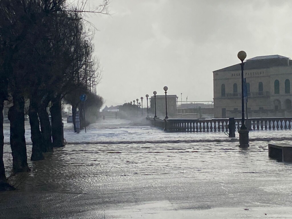 mareggiata livorno