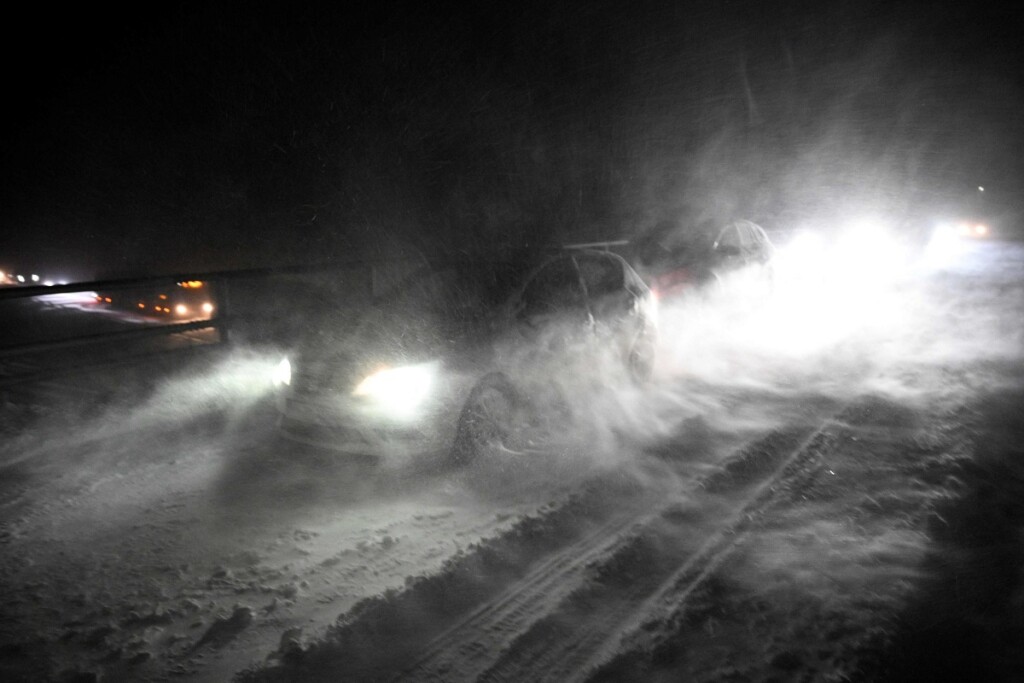 neve freddo auto bloccate svezia