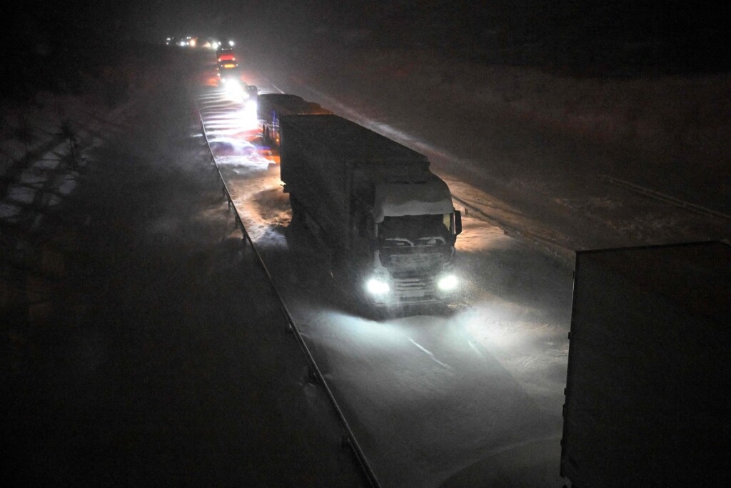 neve freddo auto bloccate svezia