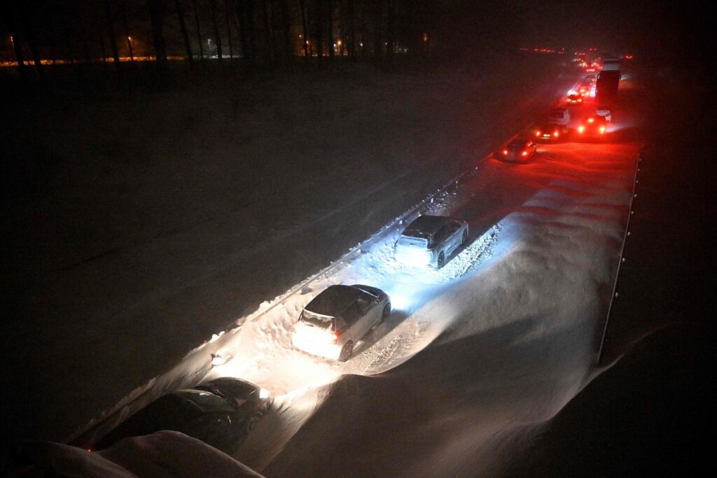 neve freddo auto bloccate svezia