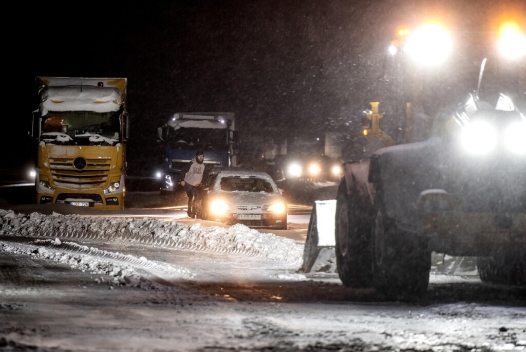 neve freddo auto bloccate svezia