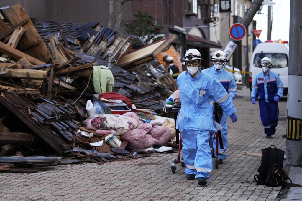 terremoto giappone morti feriti dispersi