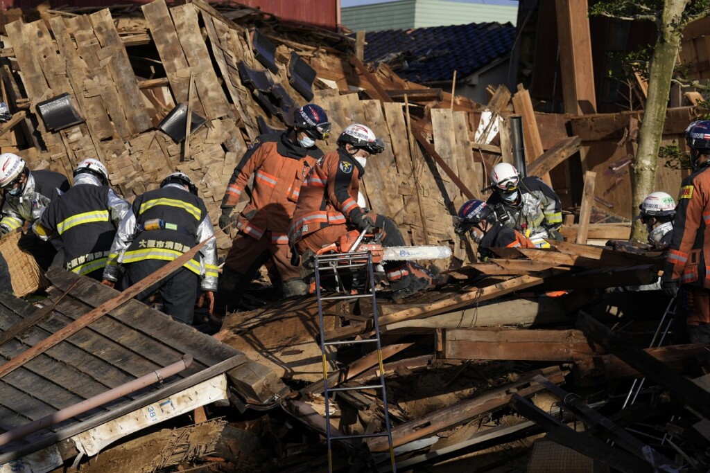 terremoto giappone morti feriti dispersi