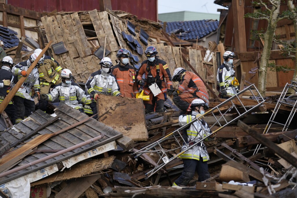 terremoto giappone morti feriti dispersi