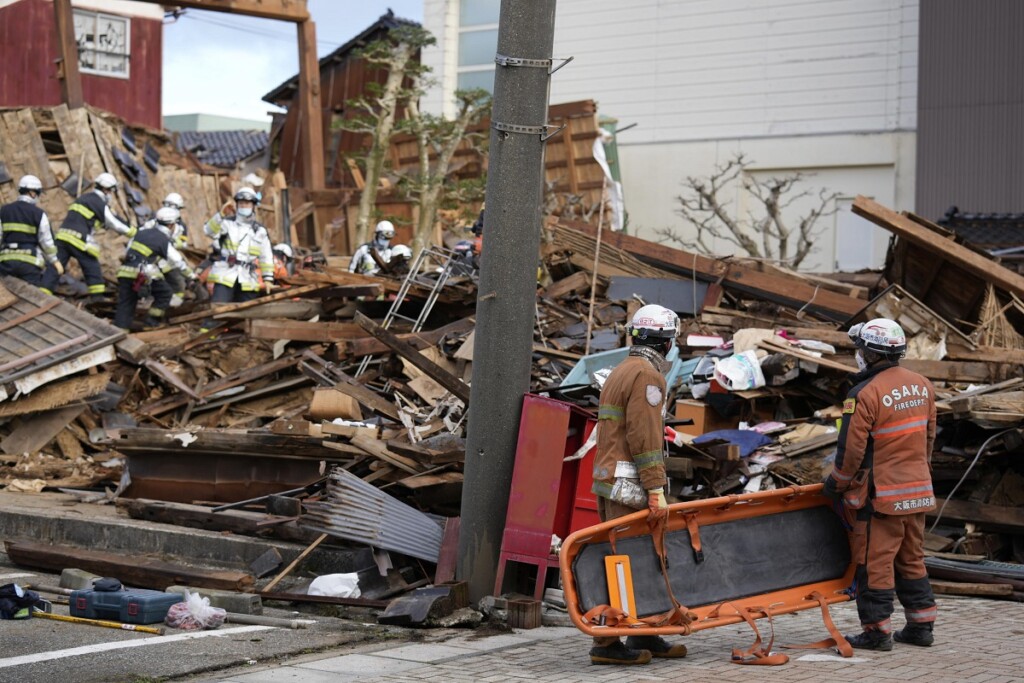 terremoto giappone morti feriti dispersi