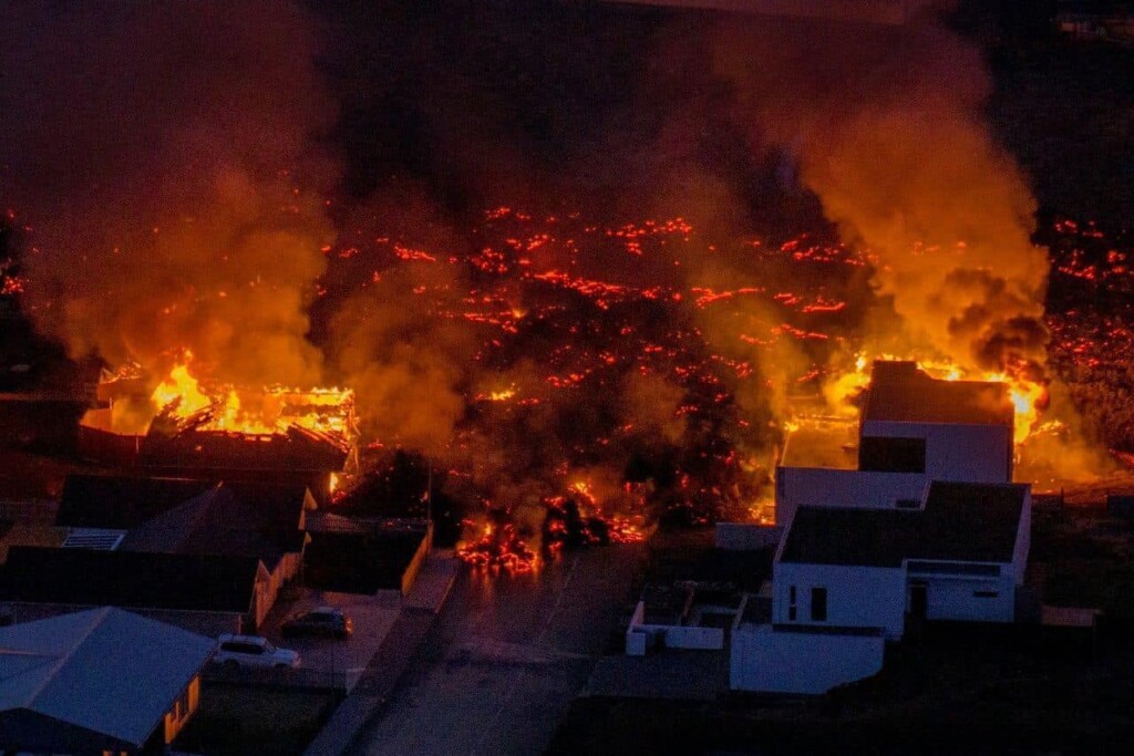 vulcano eruzione vulcanica grindavik islanda