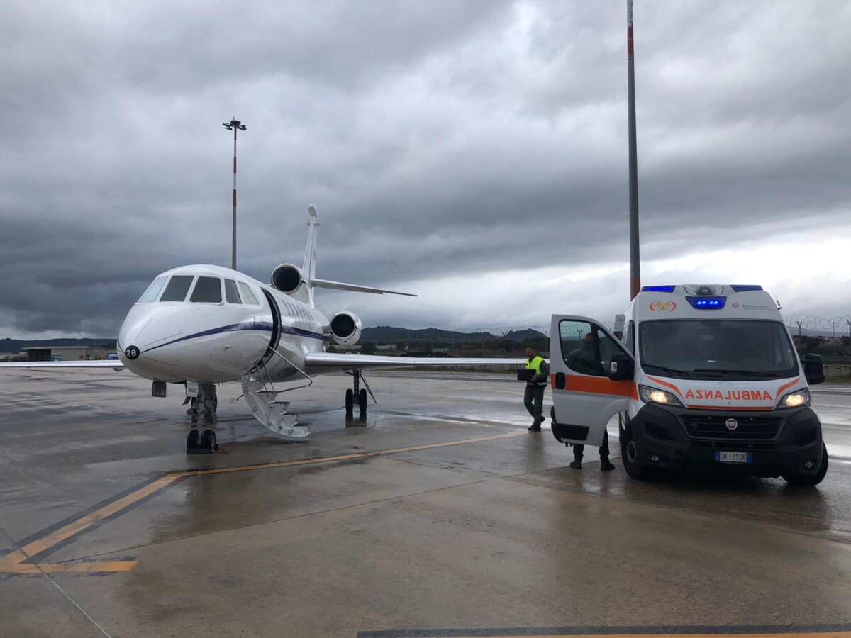 Aeronautica Militare bimba in pericolo di vita trasportata da