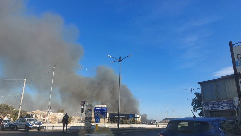 incendio siracusa