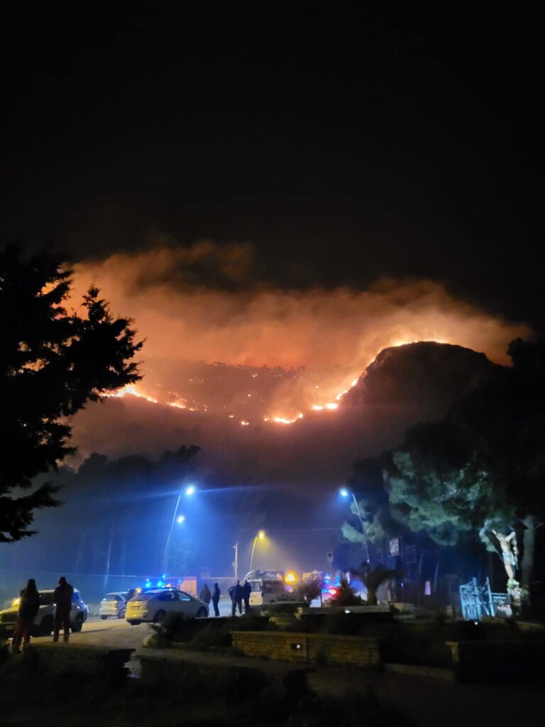 incendio Castellammare del Golfo