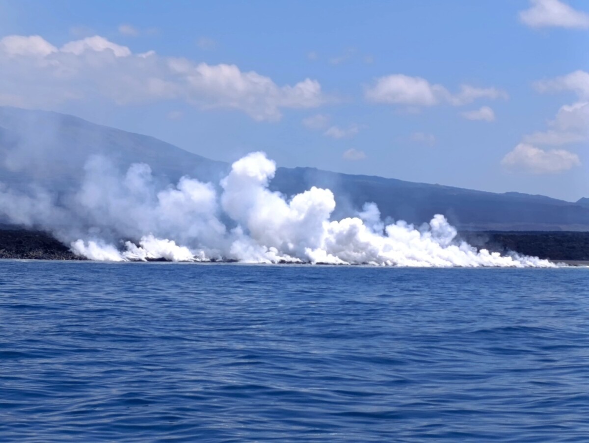 eruzione vulcano la cumbre galapagos