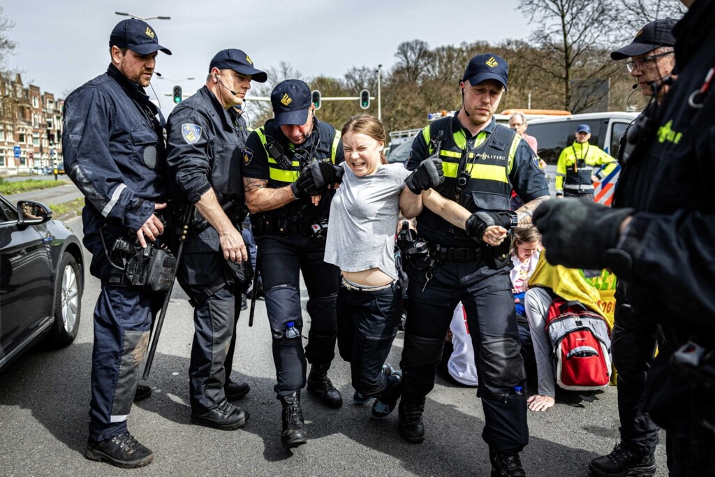 Greta Thunberg protesta aja